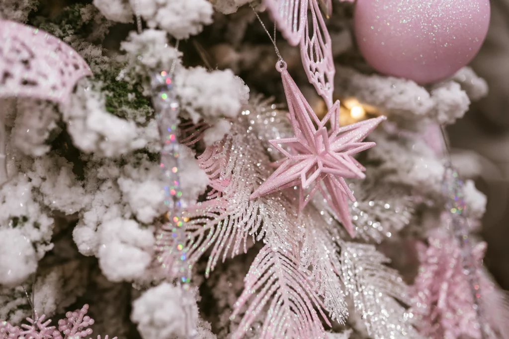 adornos de Navidad tendencias en la decoración navideña 2025